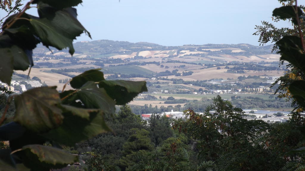 Prema Dham Hotel Monteciccardo Cameră foto